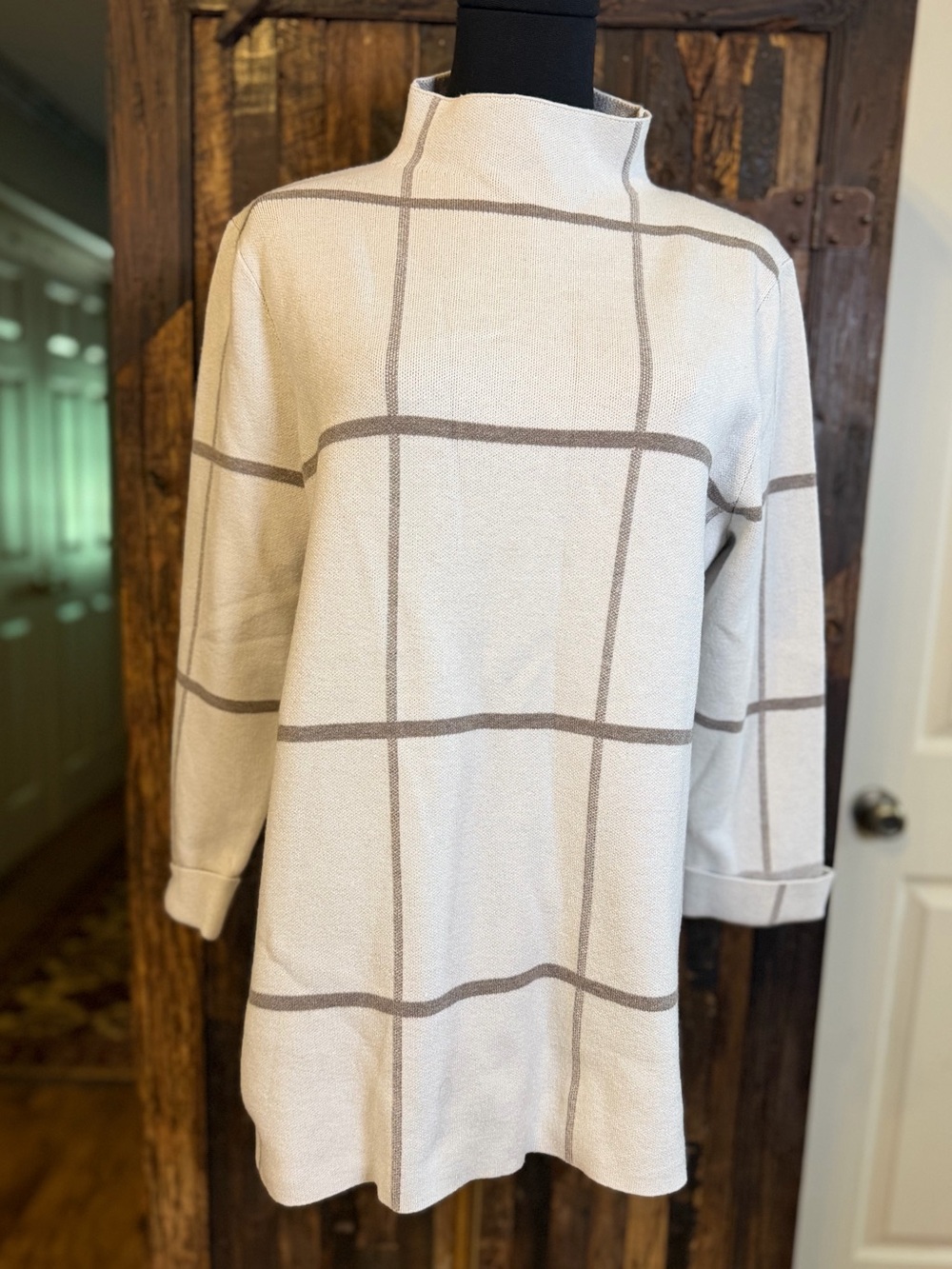 Tahari Cream Windowpane Plaid Mock Neck Tunic Sweater Large Quiet Luxury